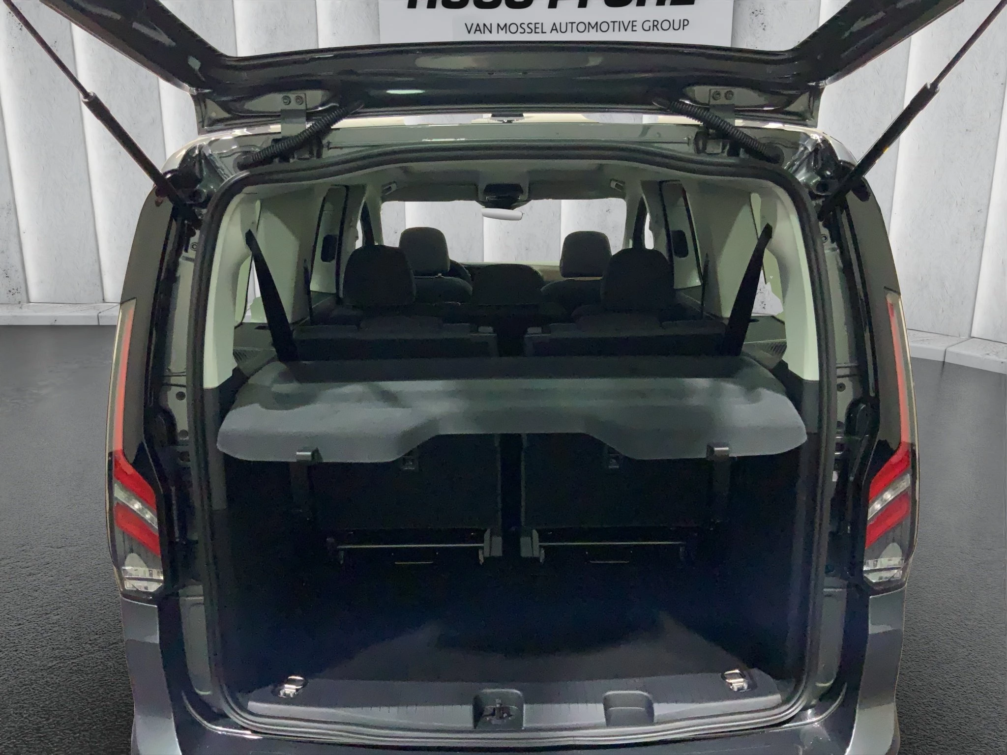 Ford Tourneo Connect Grand Active L2 1.5 l EcoBoost PHEV 110 kW