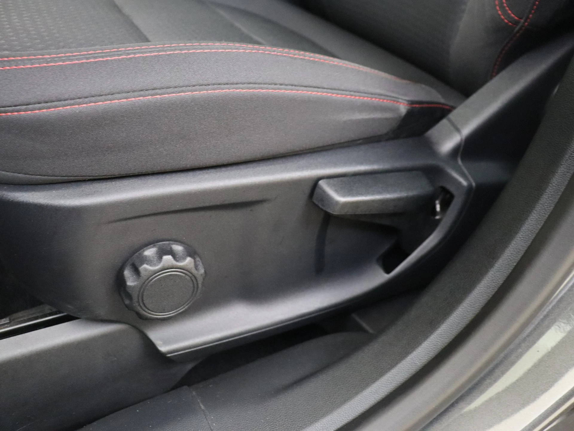 Ford-Kuga-image-24
