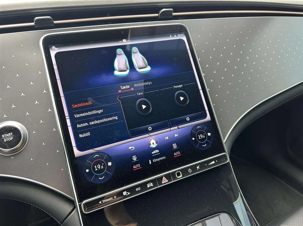 Mercedes-Benz-EQE-image-15