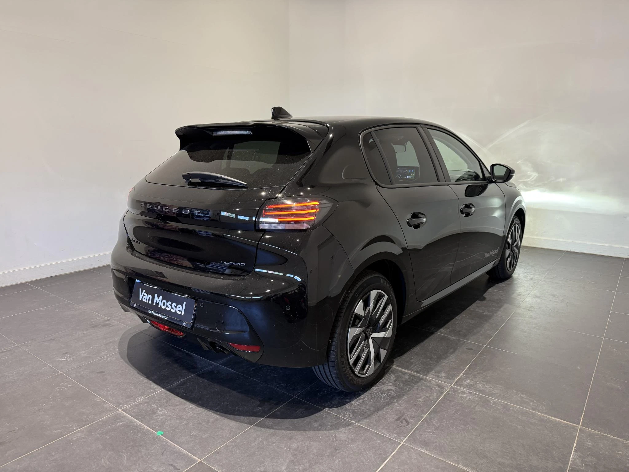 Peugeot 208 1.2 Hybrid 110 e-DCS6 Business