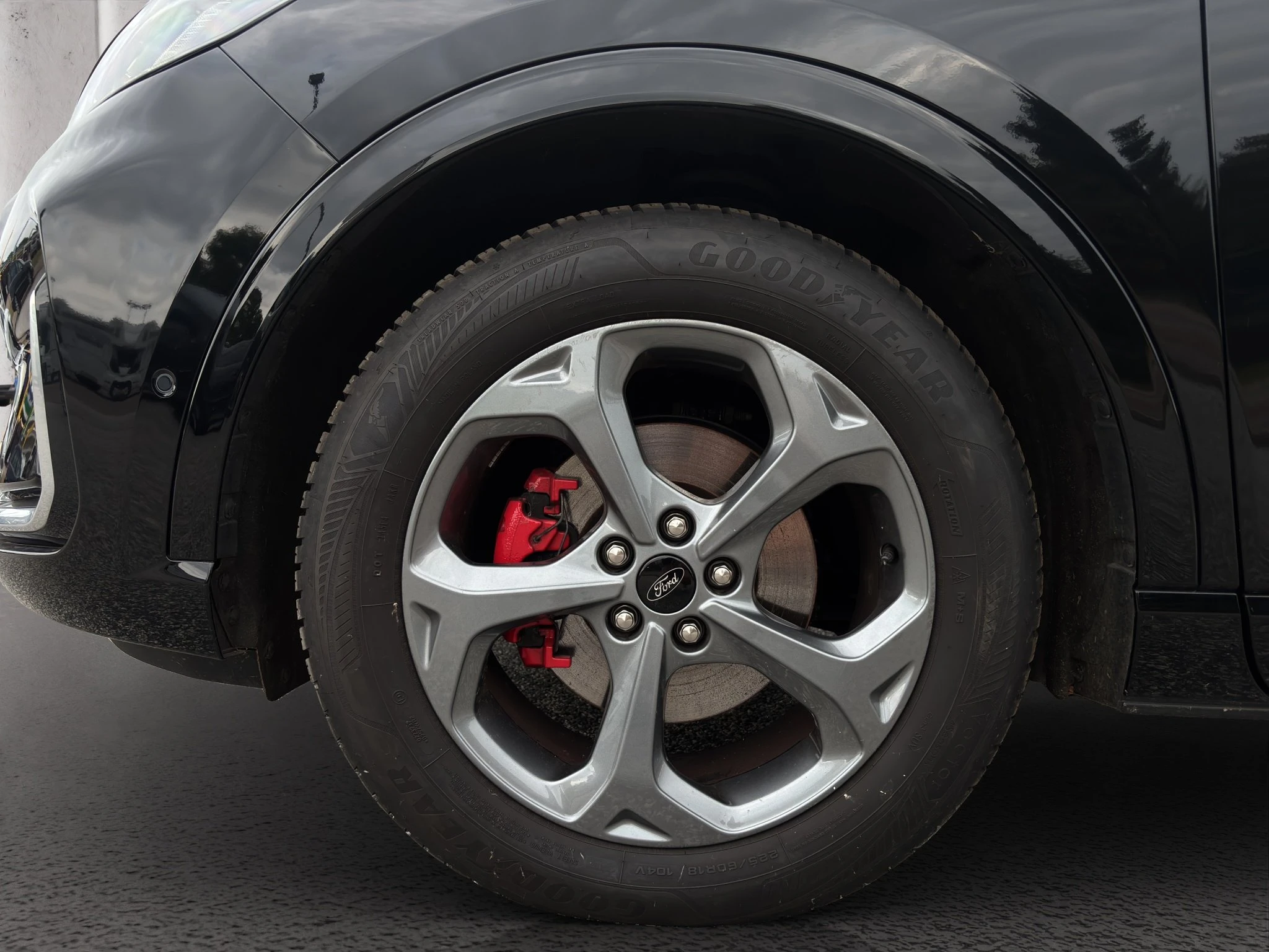 Ford Kuga ST-Line X Aut.*PANO*AHK*360GRAD*LED-MATRIX*NAVI*GRA*WINTER-PKT..