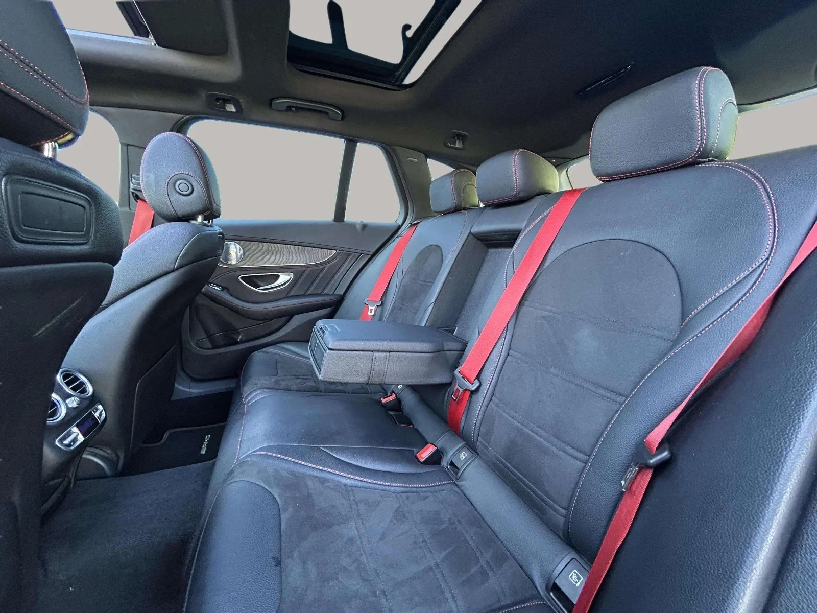 Mercedes-Benz-C-Klasse-image-16