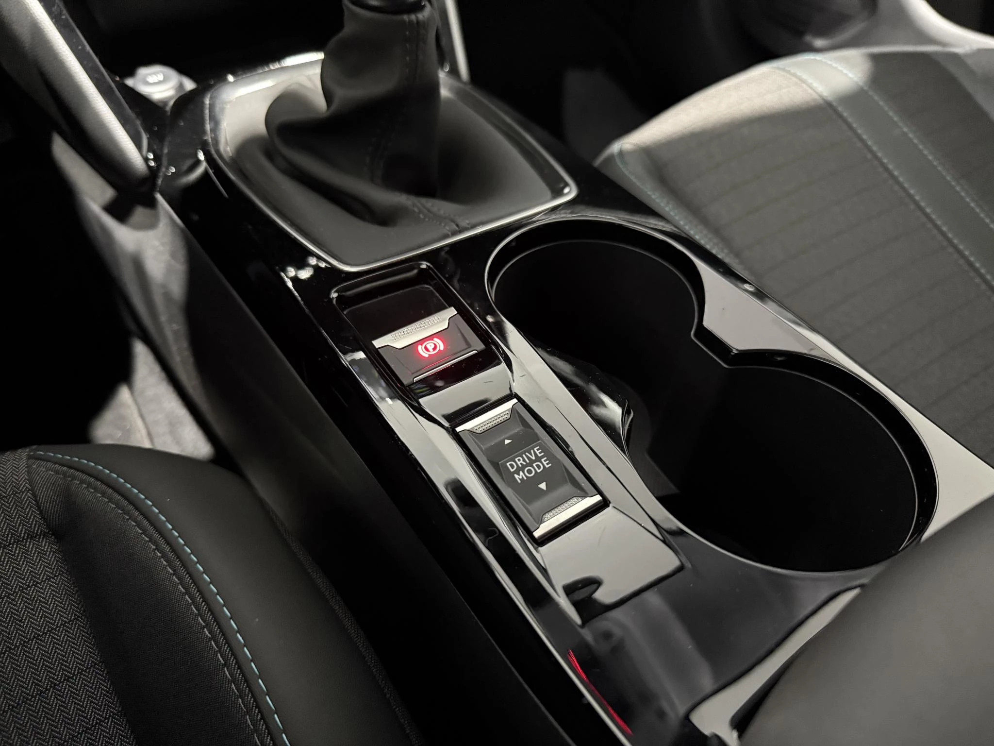Peugeot-208-image-16