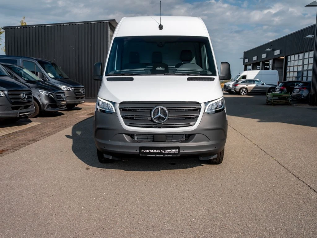 Mercedes-Benz-Sprinter 319-image-3