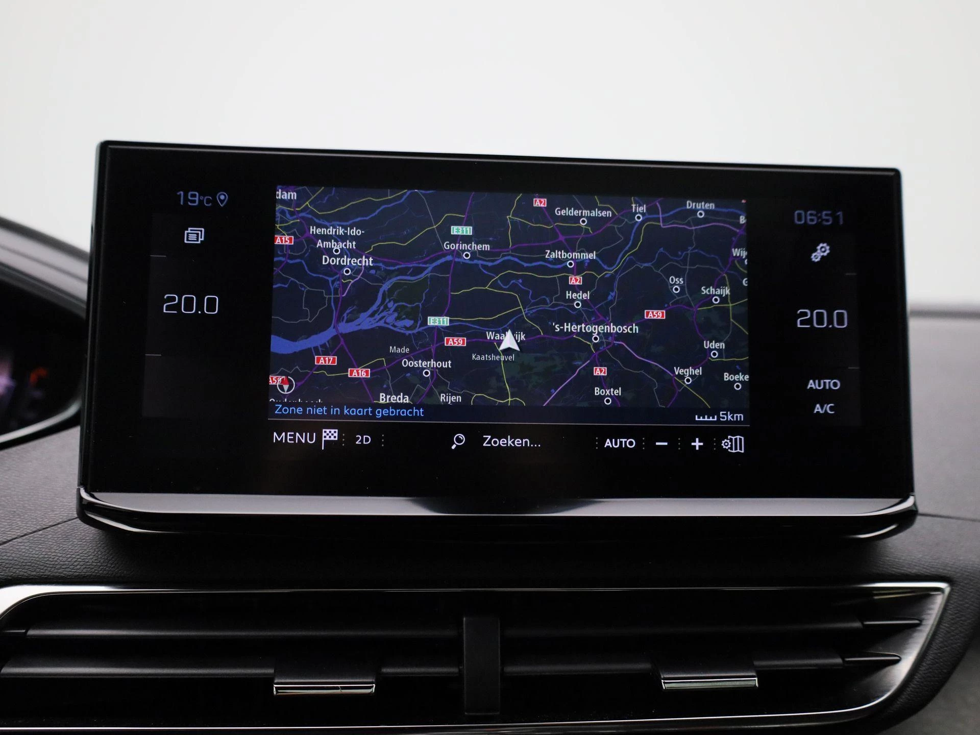 Peugeot-5008-image-23