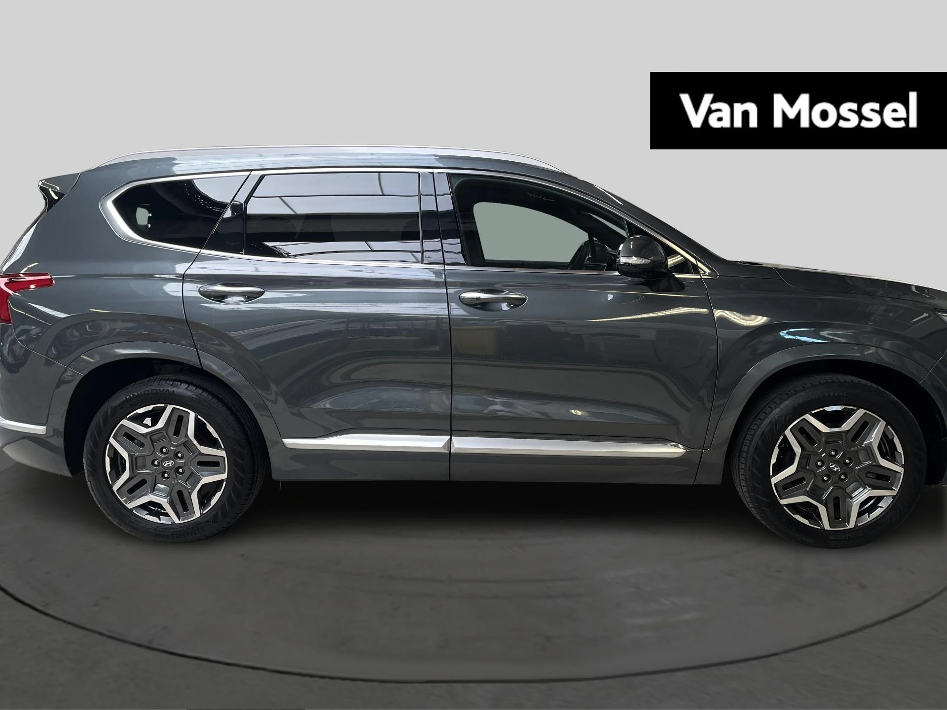 Hyundai-Santa Fe-image-4