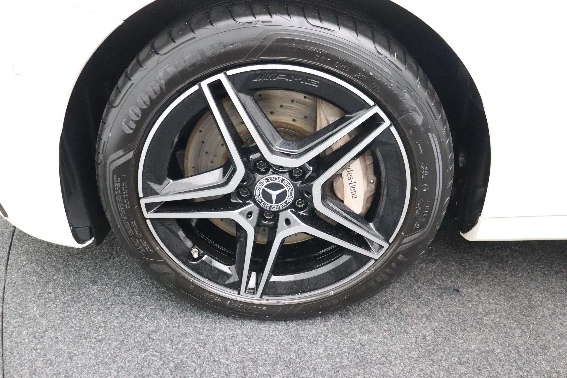 Mercedes-Benz Classe E 300 e Estate AMG LINE + LEDER + PANO DAK + BURMESTER + SURROUND VIEW +