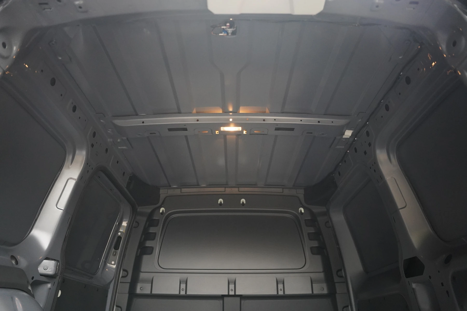 Volkswagen-Caddy-image-11