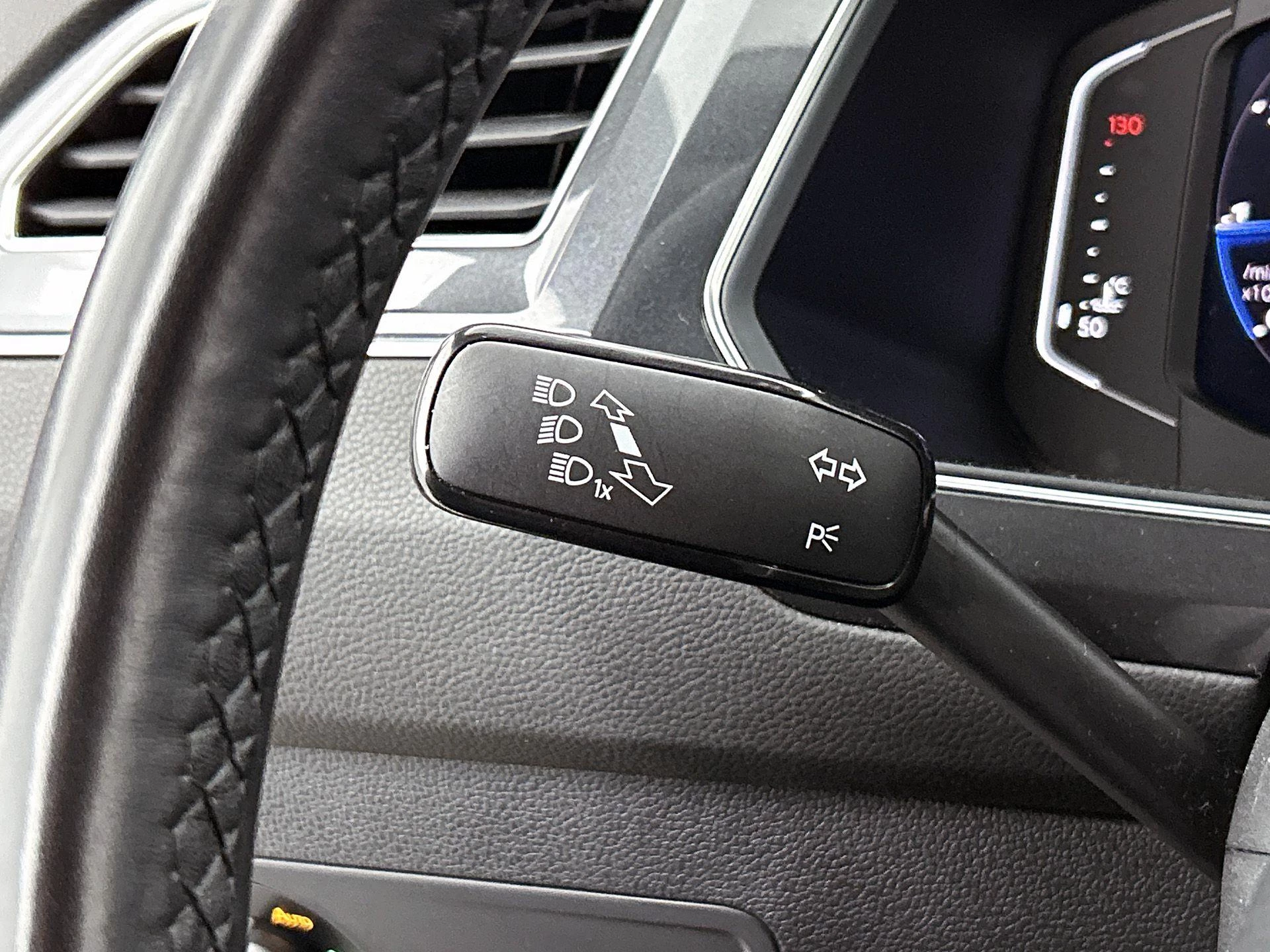 Volkswagen-Tiguan Allspace-image-10