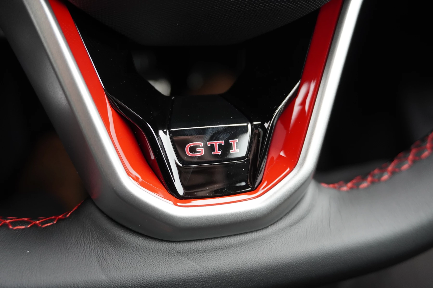 Volkswagen-Golf-image-35