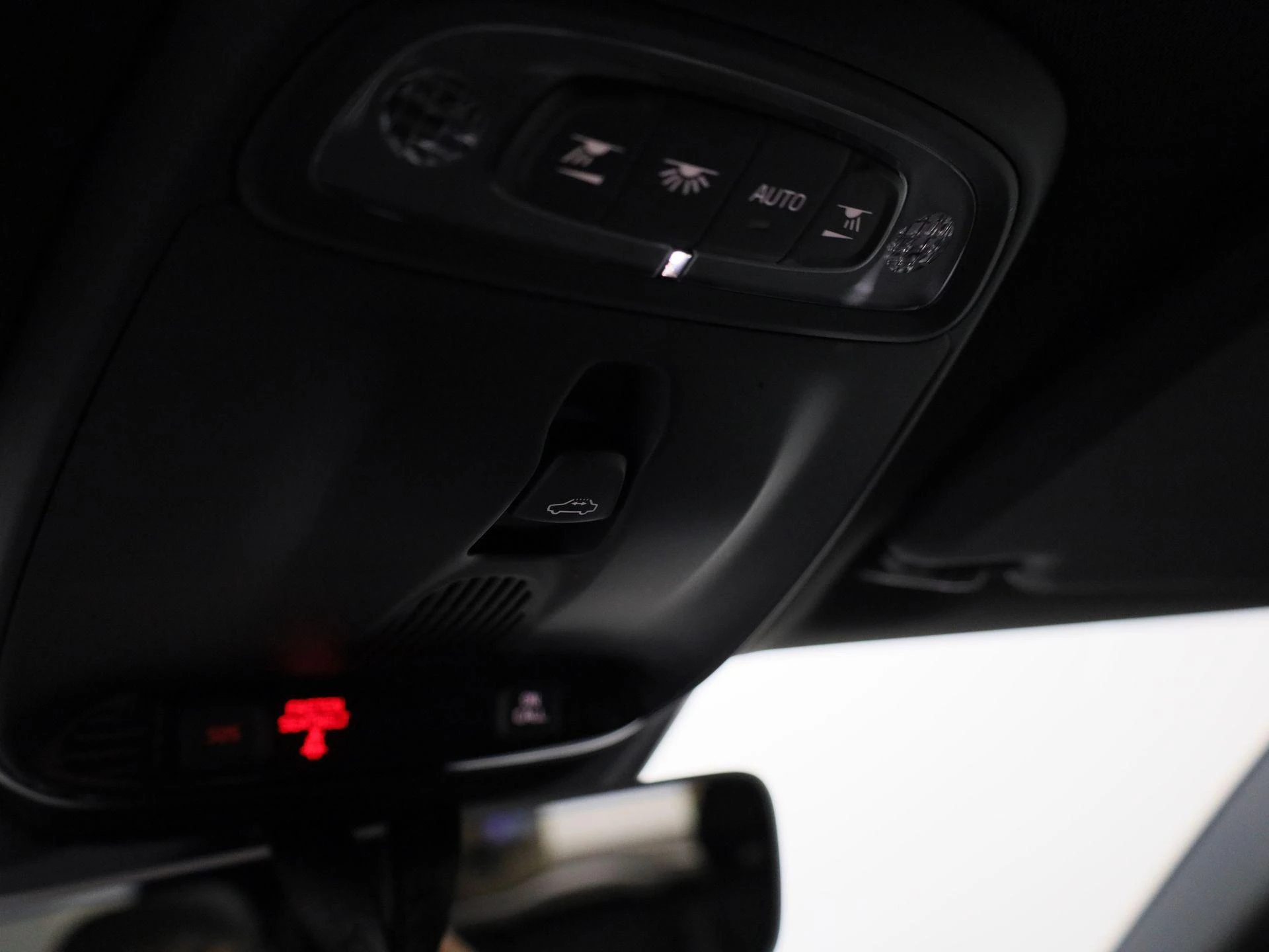 Volvo-V40-image-33