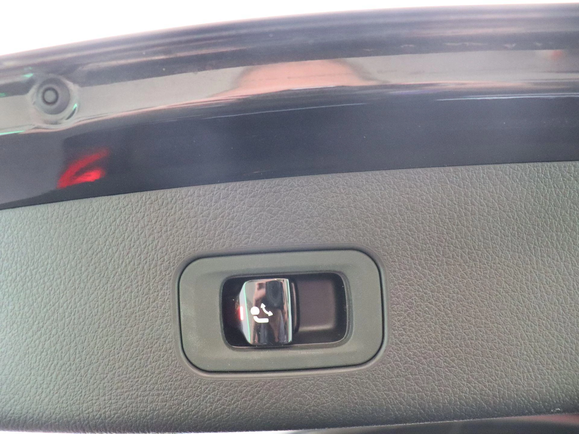 Mercedes-Benz GLC 300 e SUV Luxury Line + LEDER + DIGITAL LIGHT + TREKHAAK + 360 CAMERA +