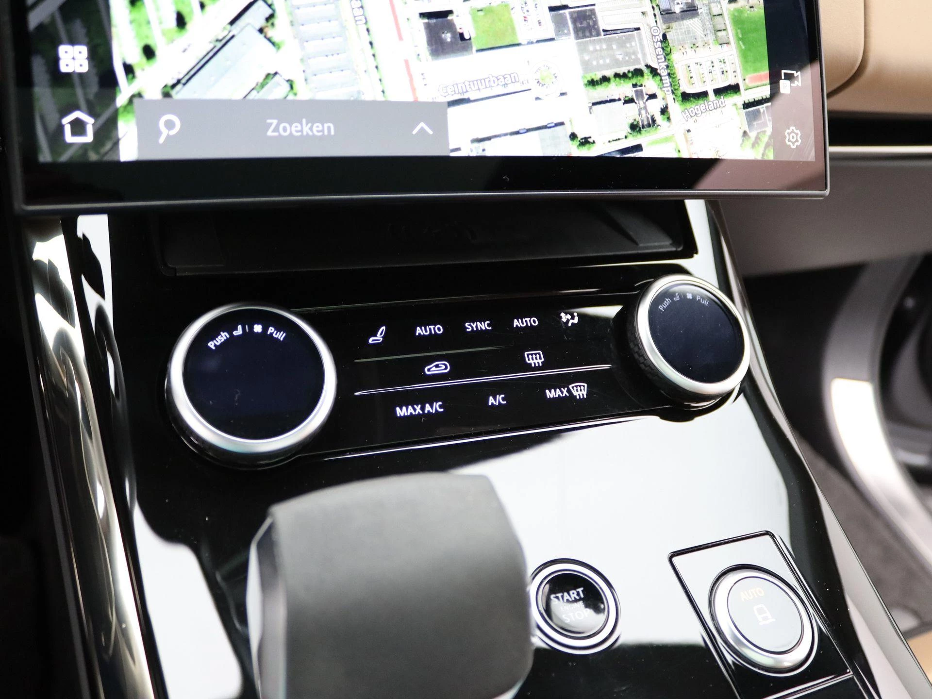 Land Rover-Range Rover Sport-image-18