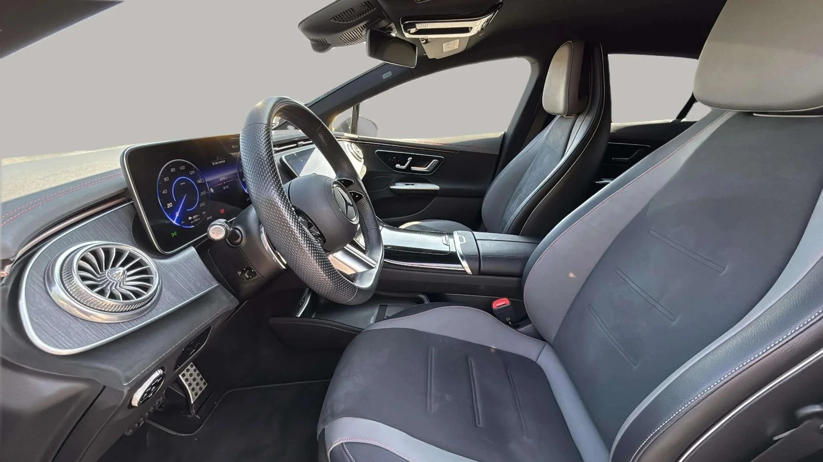 Mercedes-Benz-EQE-image-8