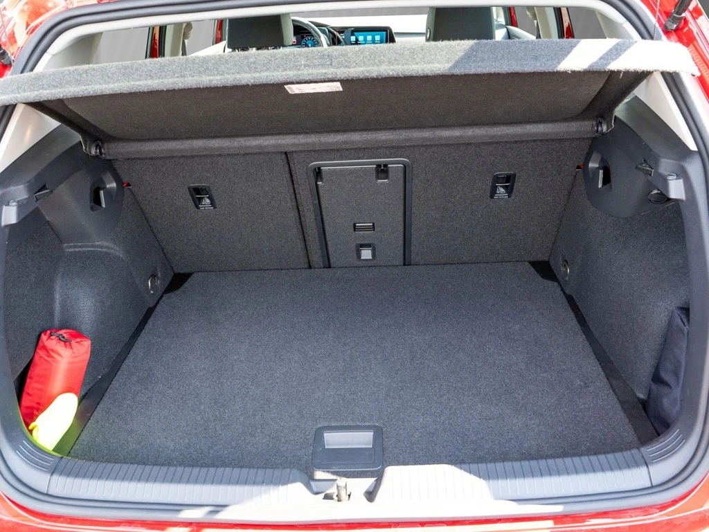 Volkswagen-Golf-image-5