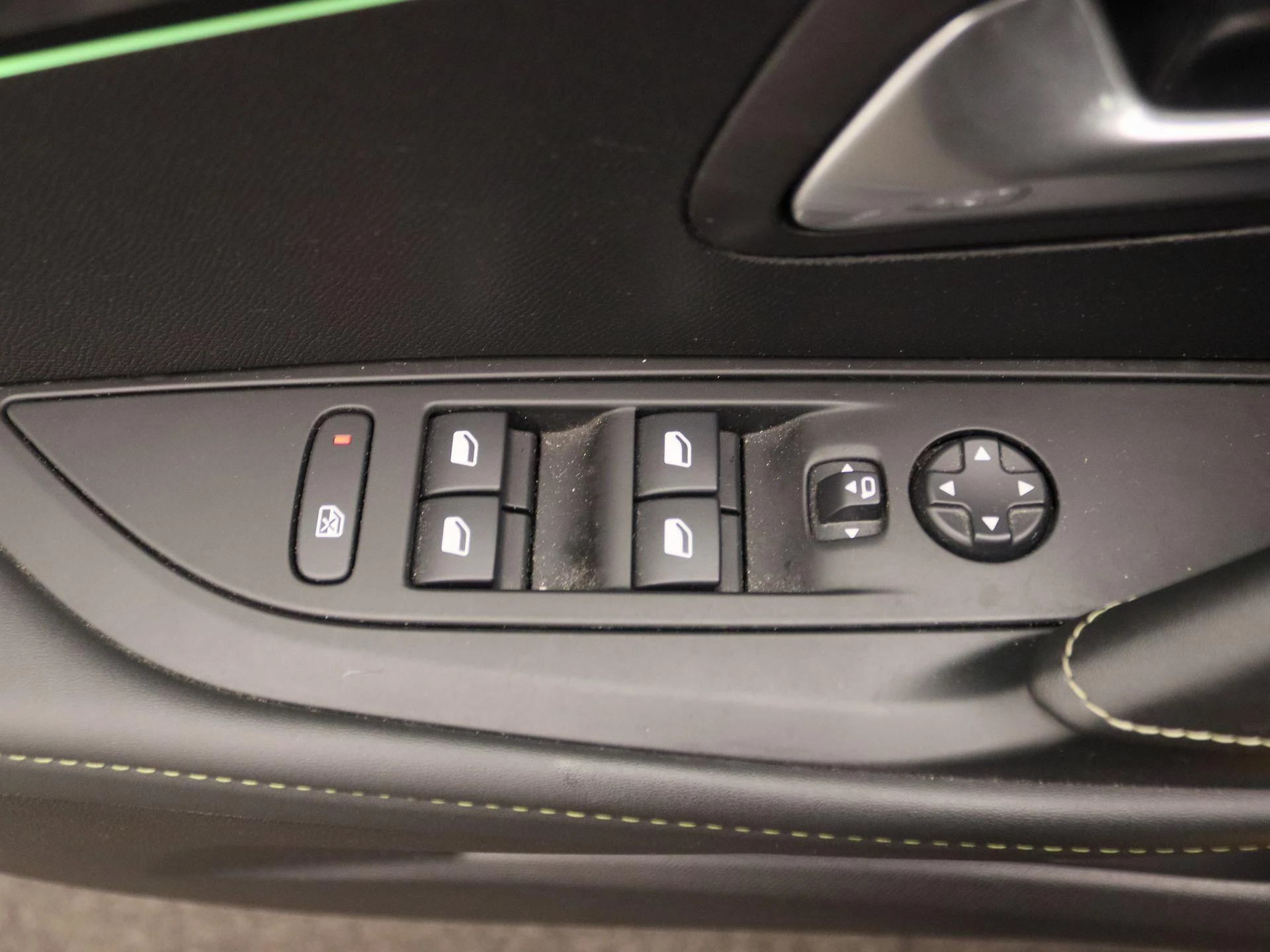Peugeot-208-image-20