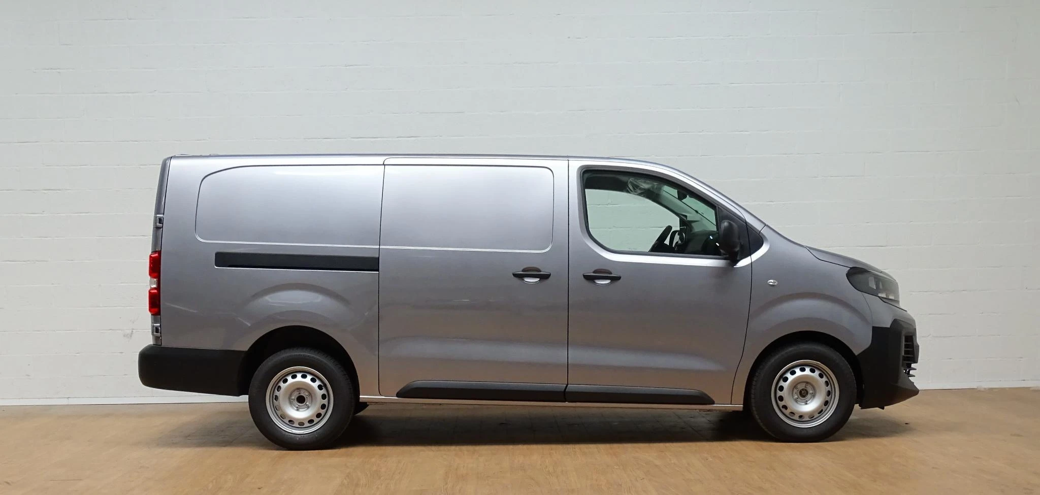 Opel-Vivaro-image-1
