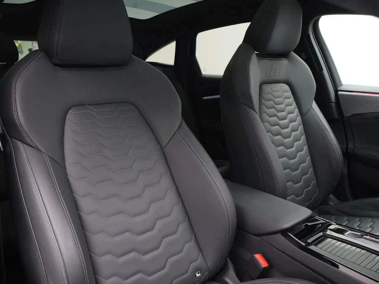 Audi-A6 Sportback e-tron-image-4