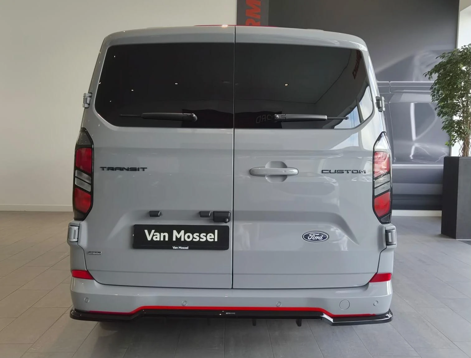 Ford-Transit Custom-image-5