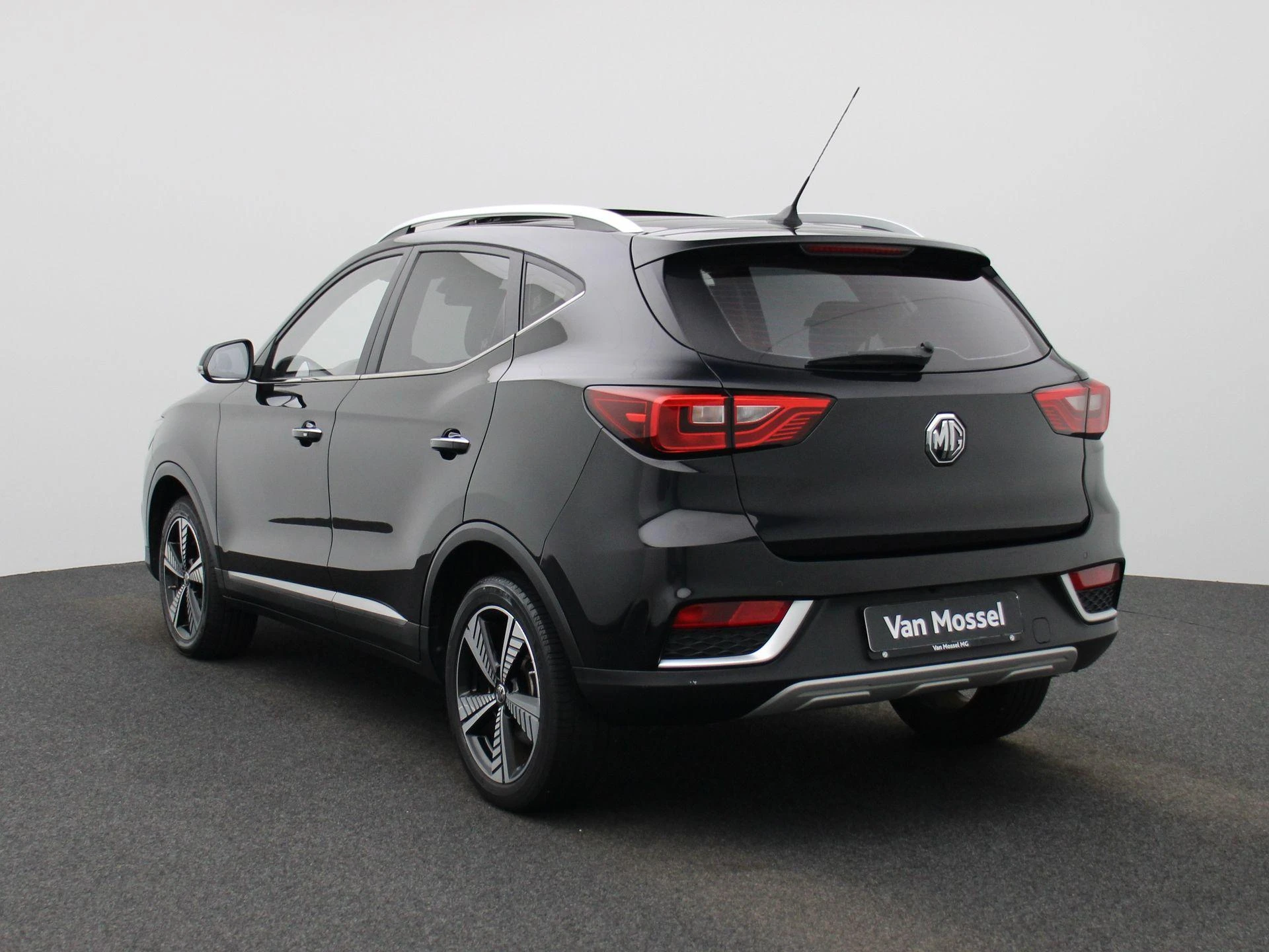 MG-ZS EV-image-1