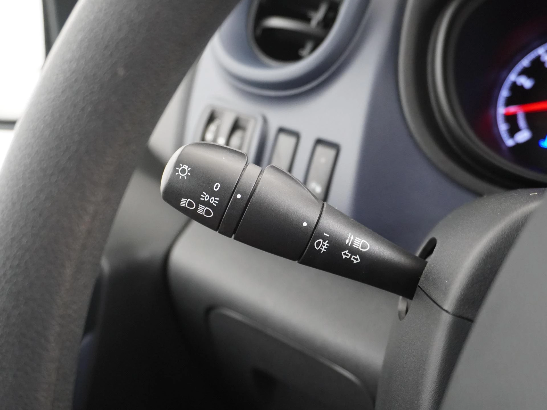 Opel-Vivaro-image-15