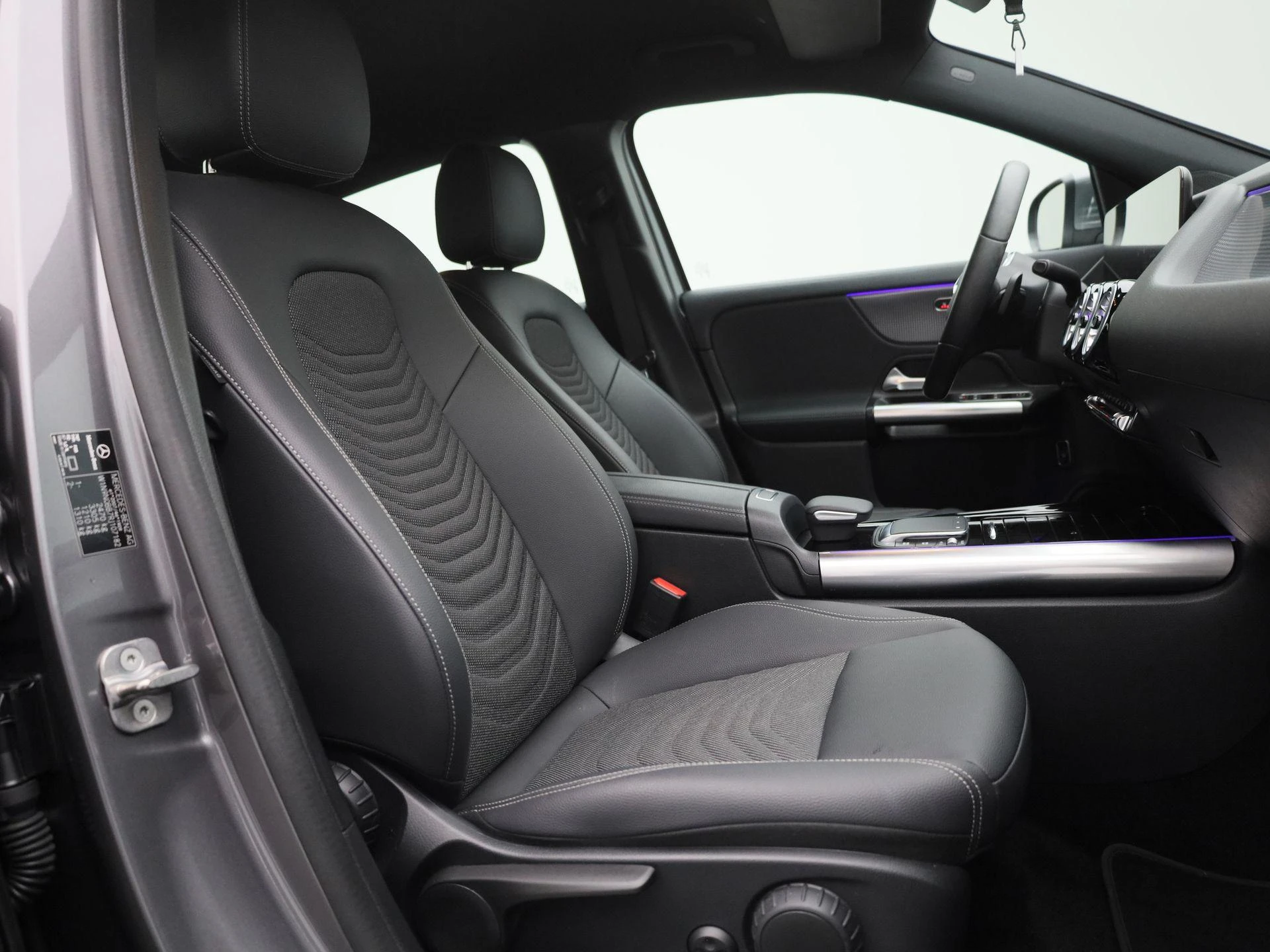 Mercedes-Benz-EQA-image-35