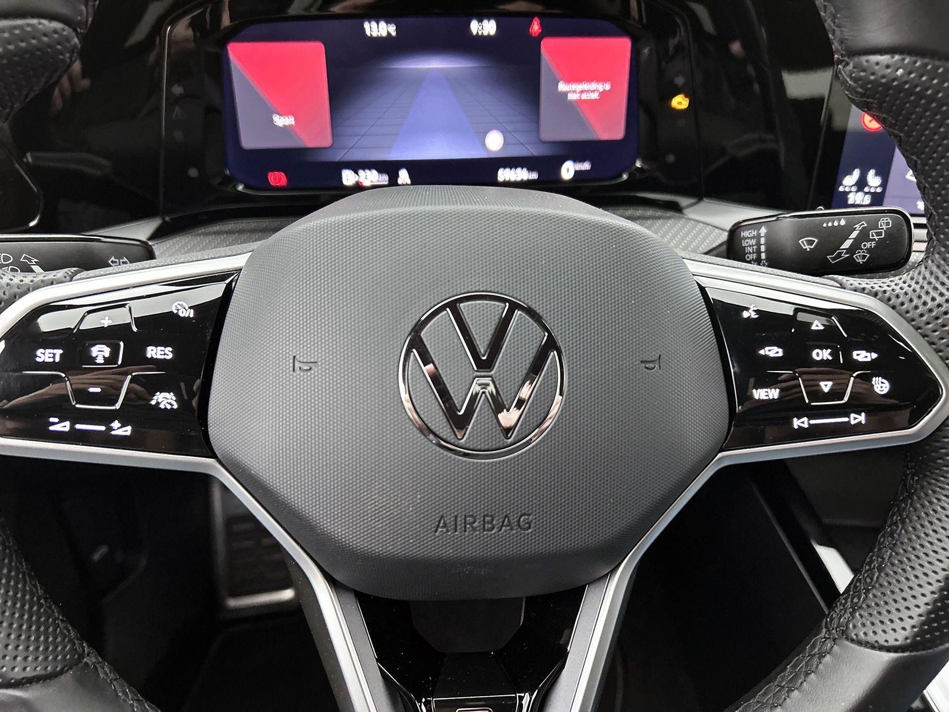 Volkswagen-Golf-image-35