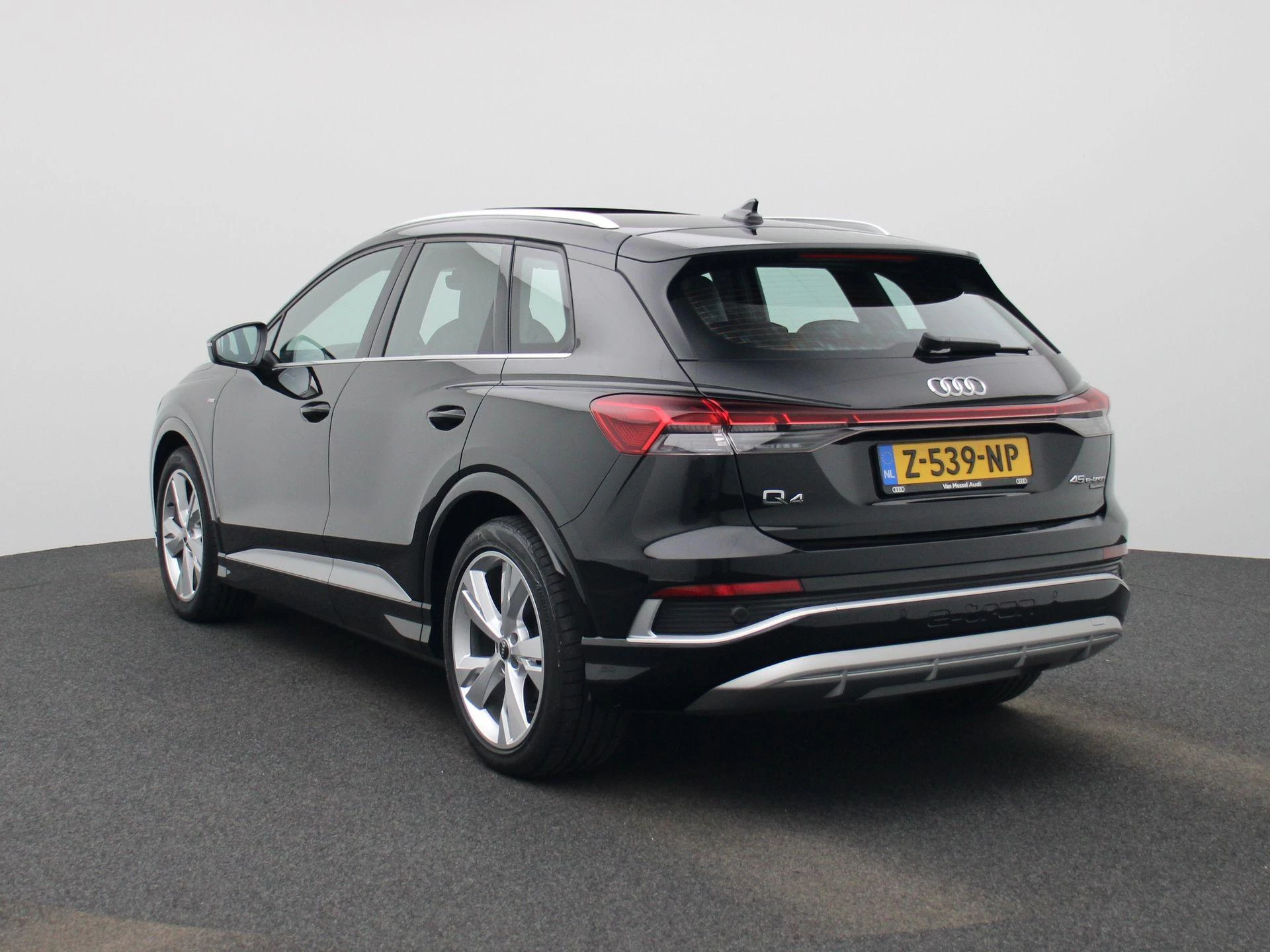 Audi-Q4 e-tron-image-2