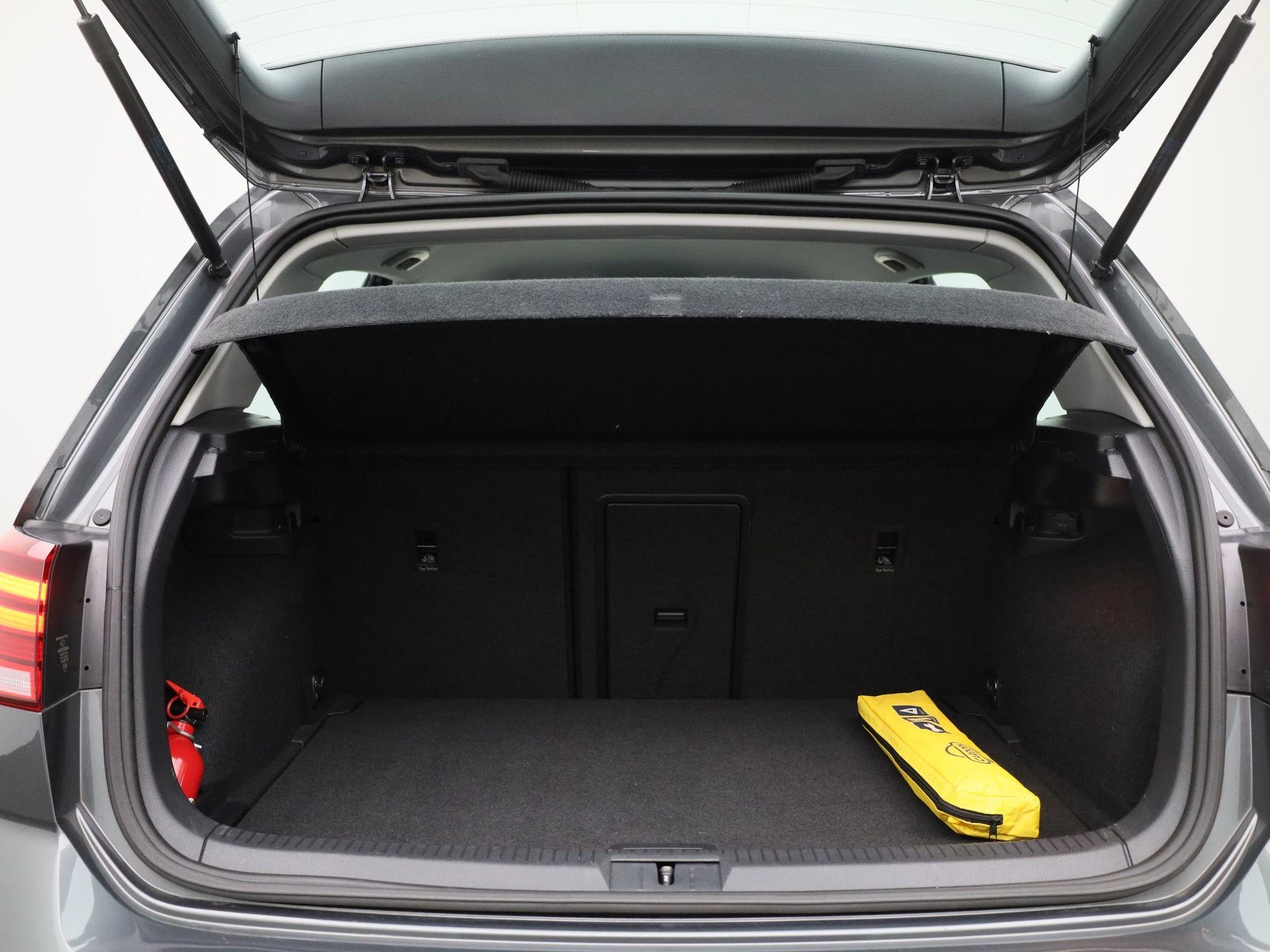 Volkswagen-Golf-image-15