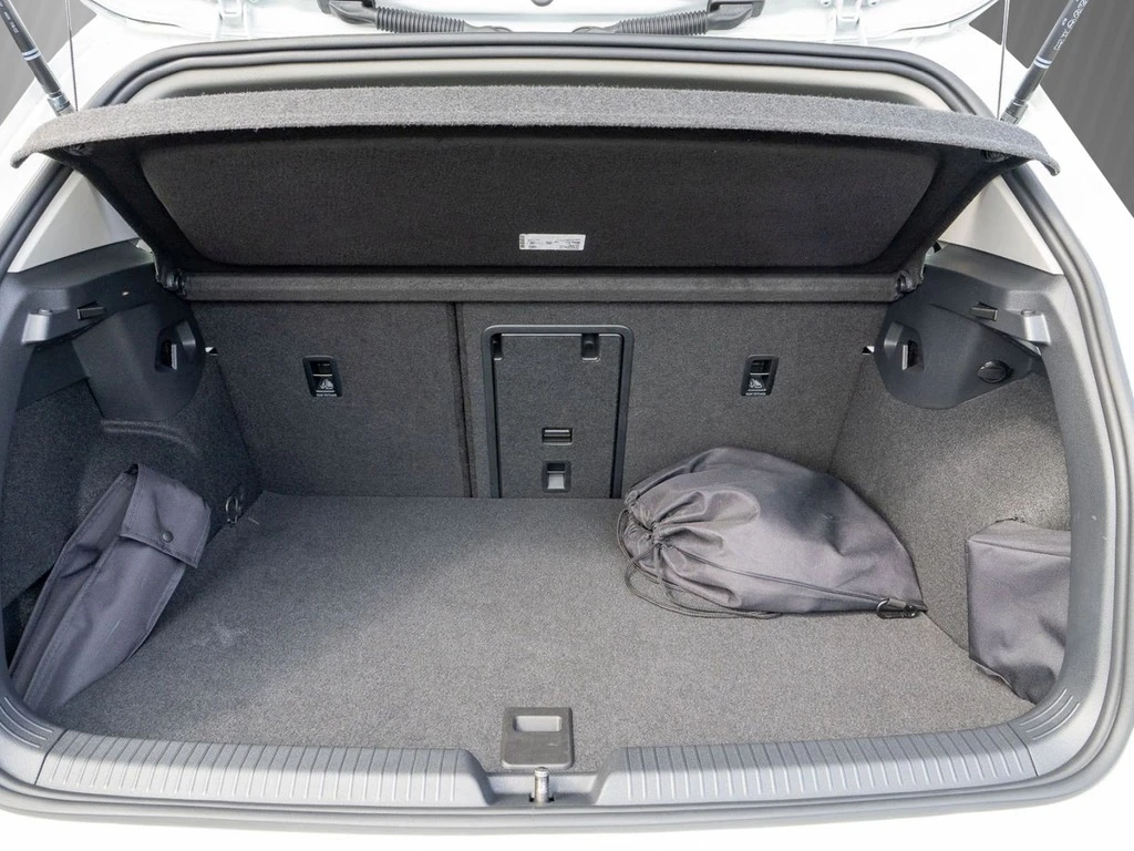 Volkswagen-Golf-image-5