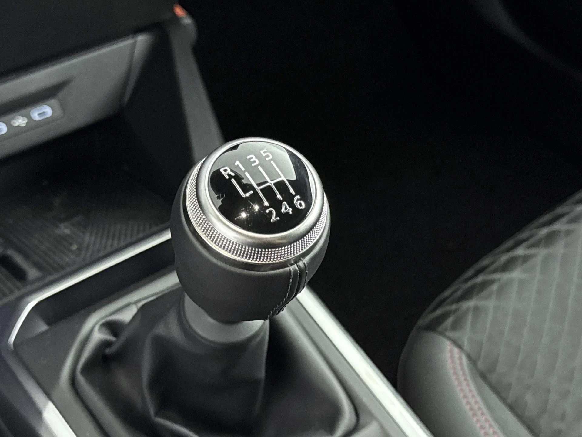 Renault-Clio-image-22