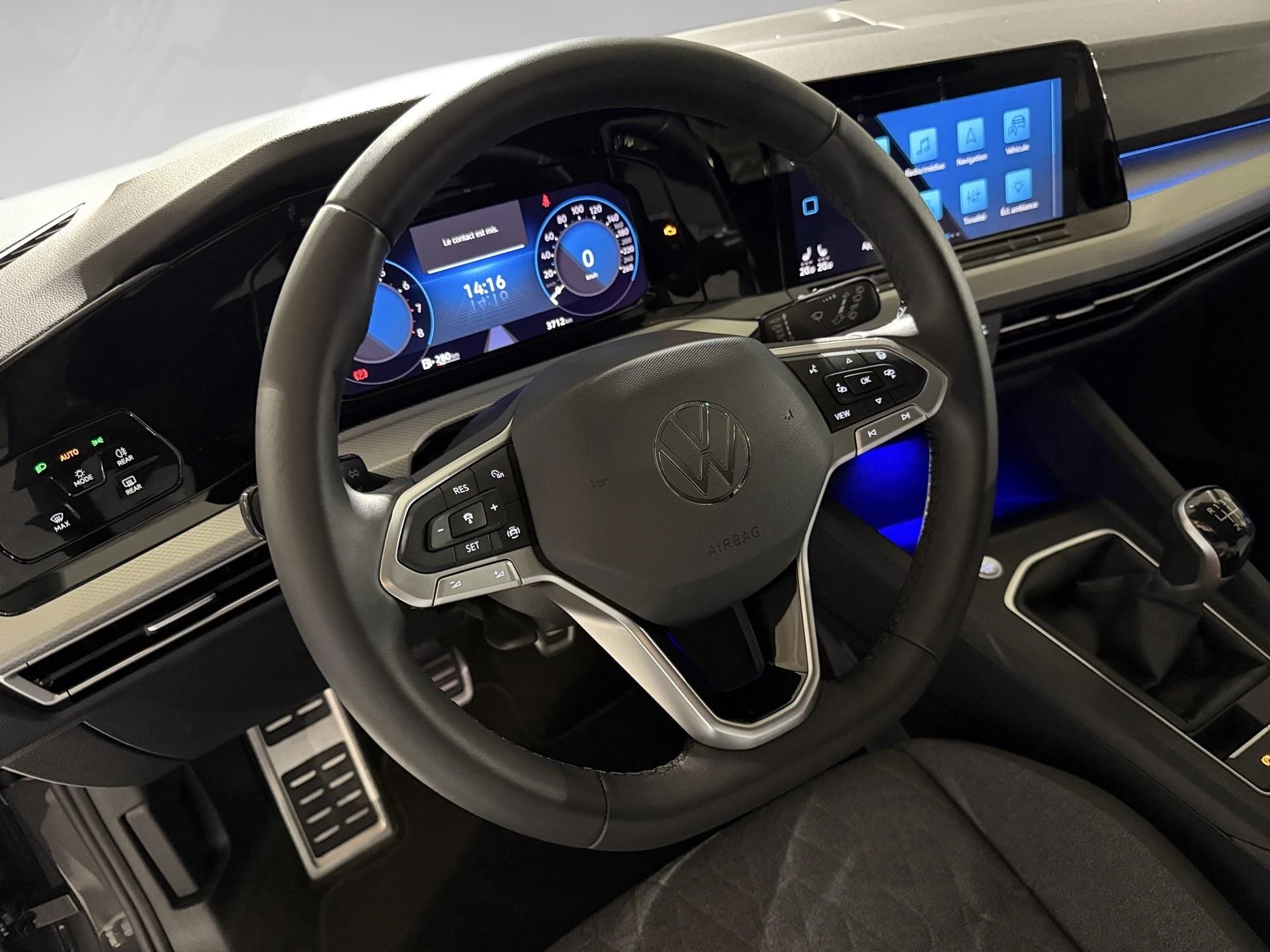 Volkswagen-Golf-image-7