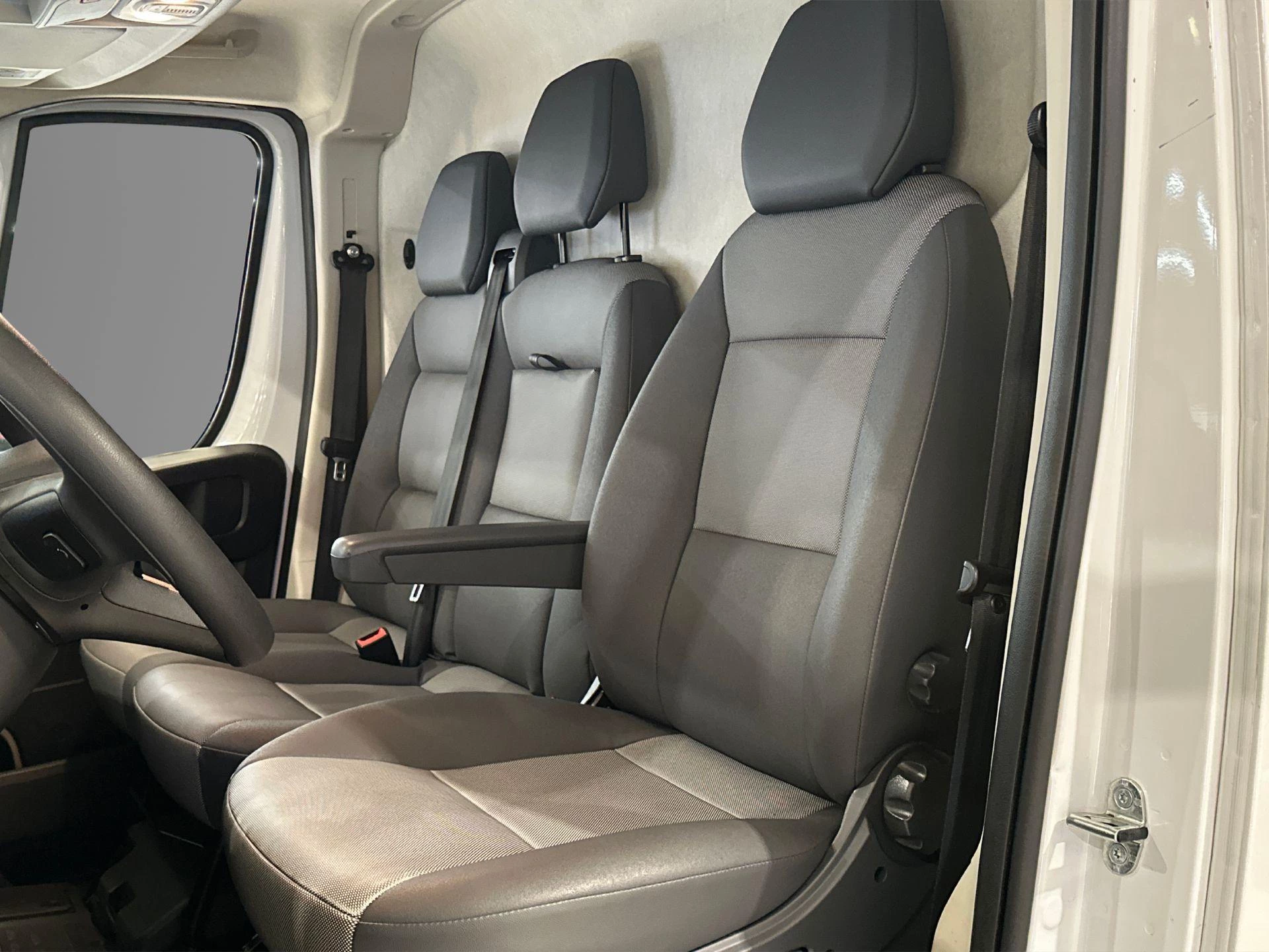 Opel-Movano-image-27