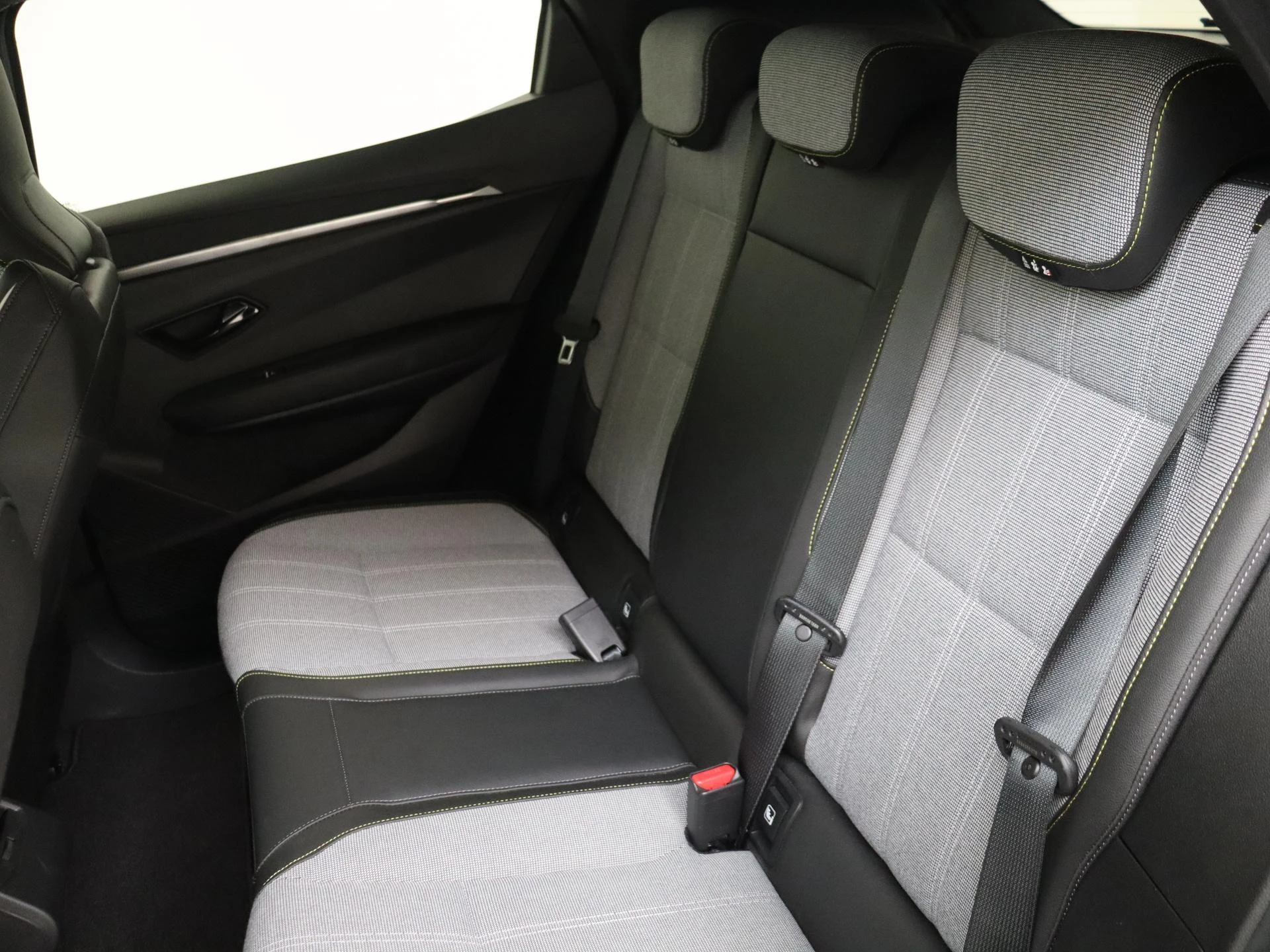 Renault-Megane E-Tech-image-4