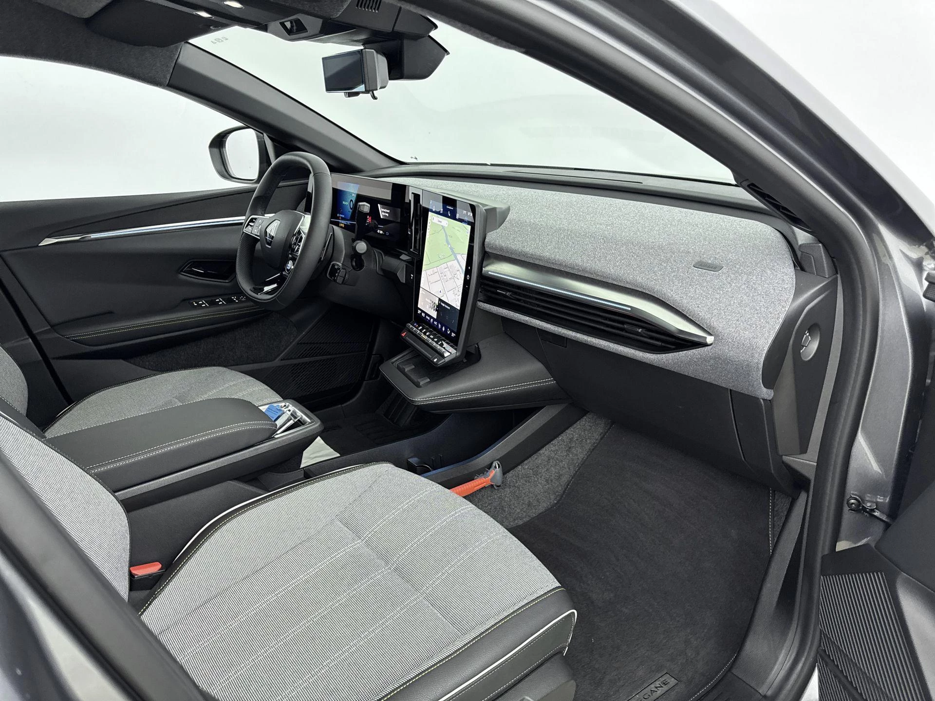 Renault-Megane E-Tech-image-16