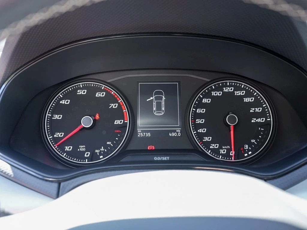 SEAT-Arona-image-14