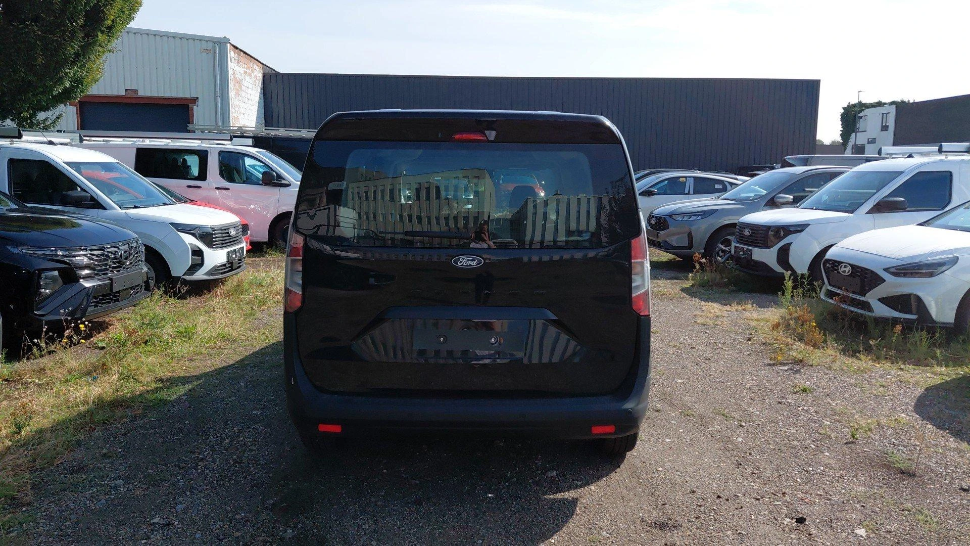 Ford-Tourneo Courier-image-4