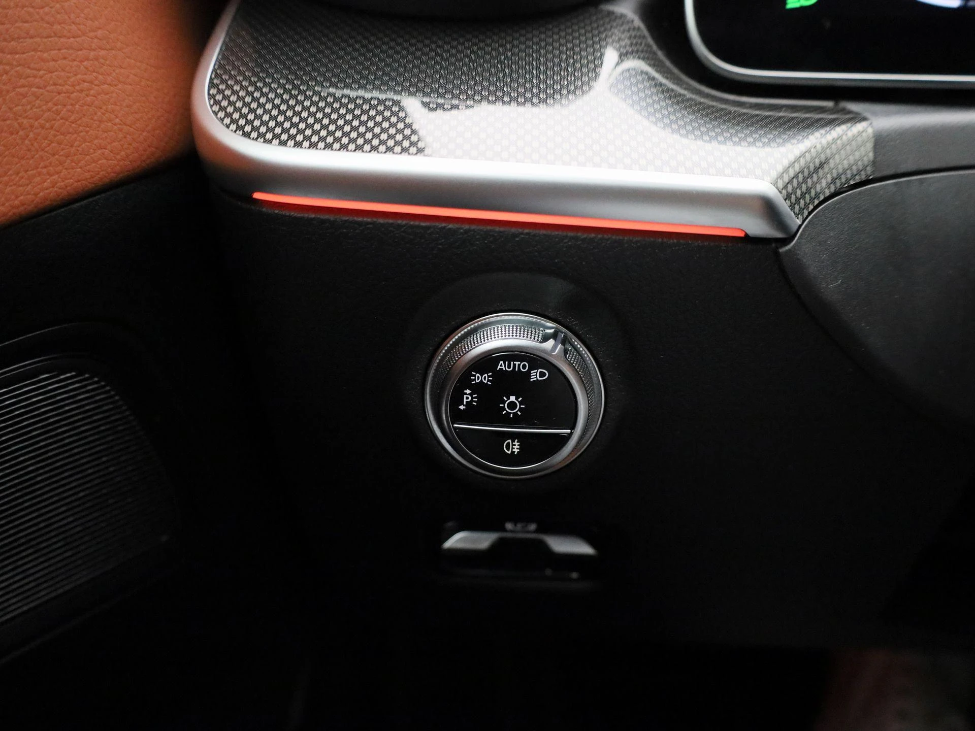 Mercedes-Benz-C-Klasse-image-24