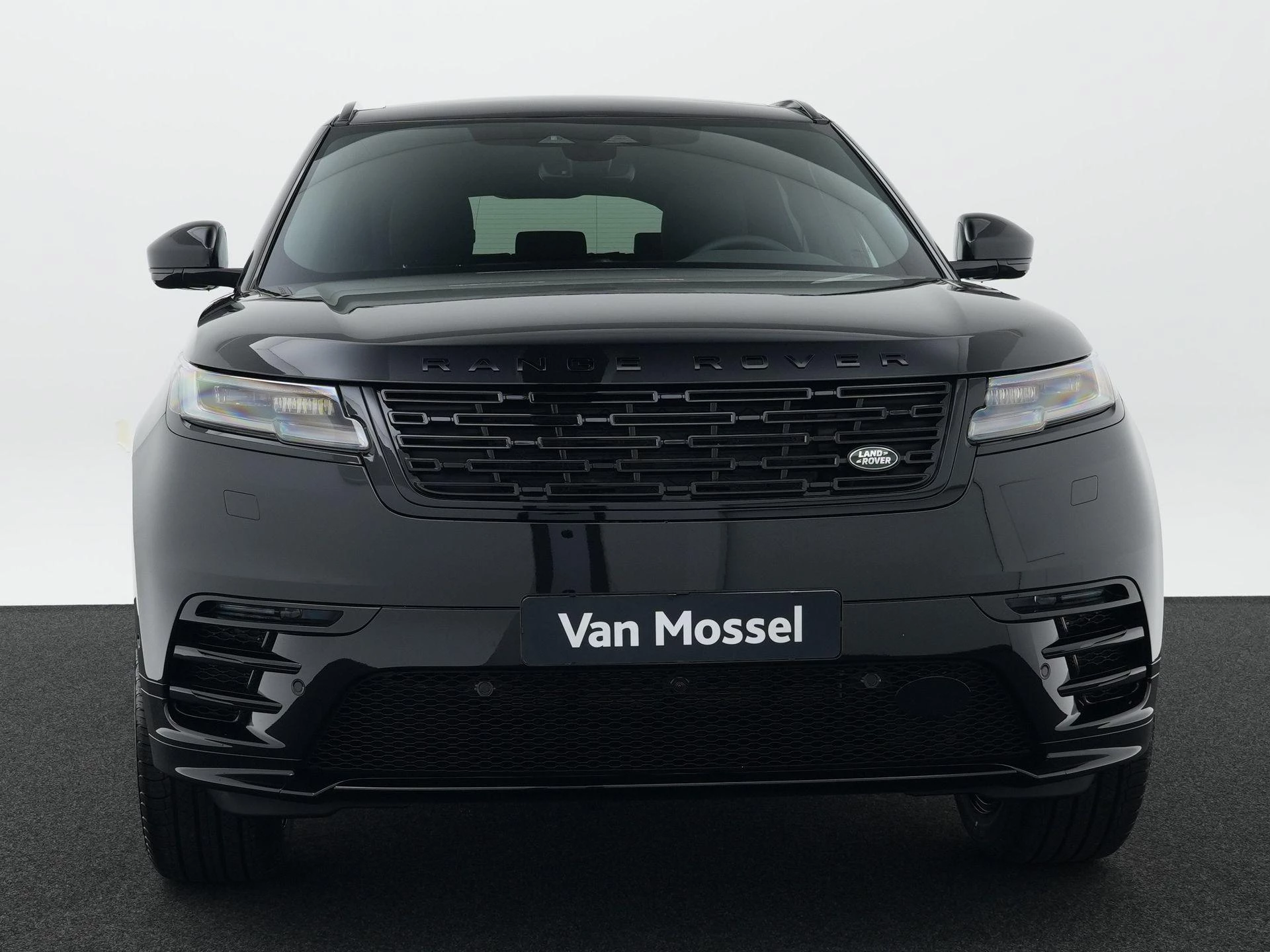 Land Rover-Range Rover Velar-image-3