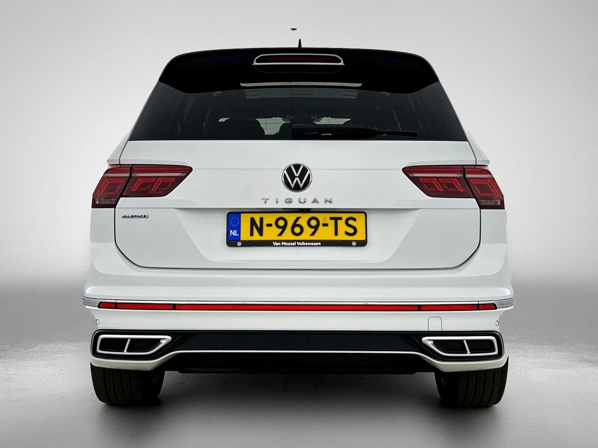 Volkswagen-Tiguan Allspace-image-2