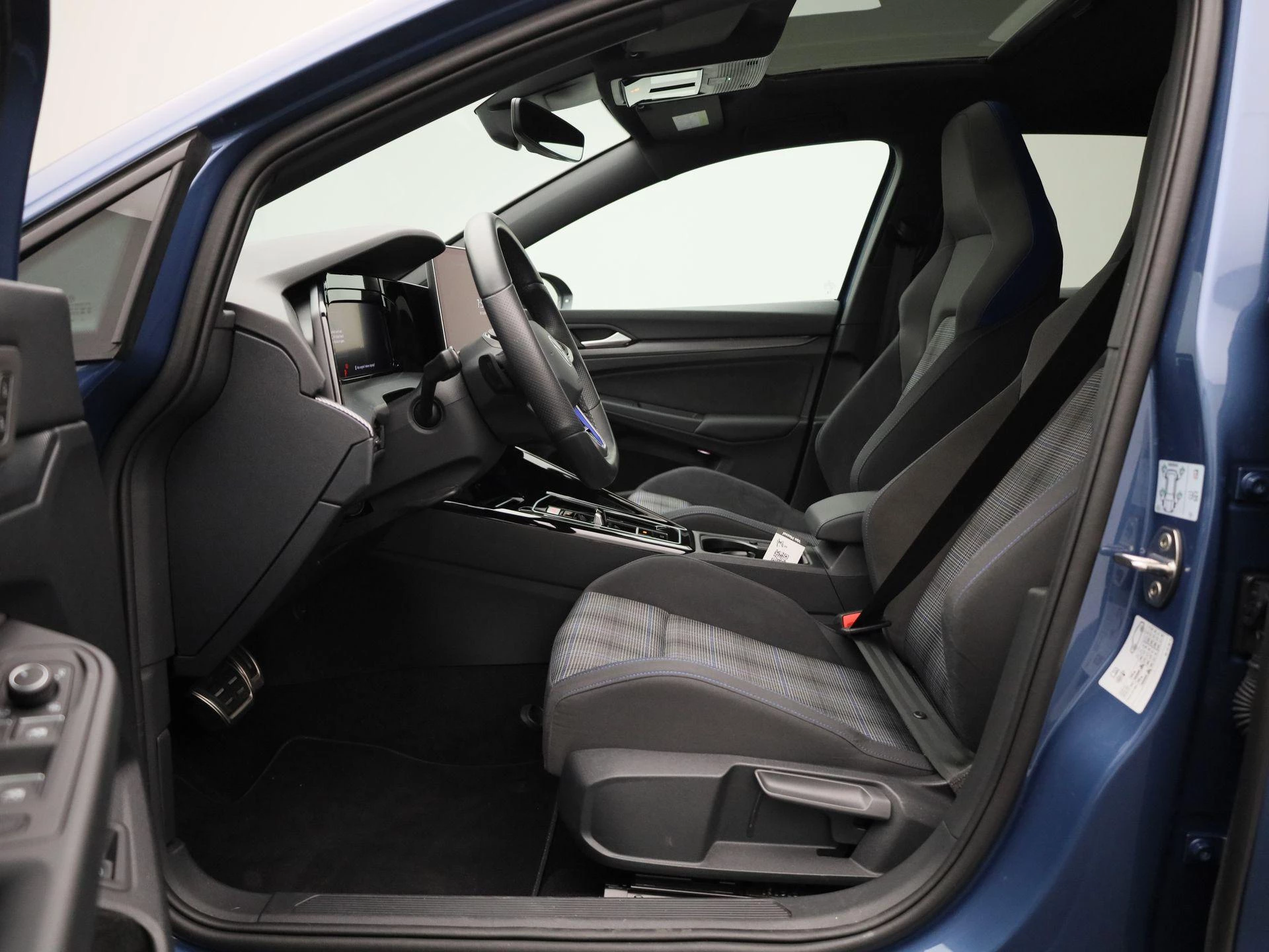 Volkswagen-Golf-image-10