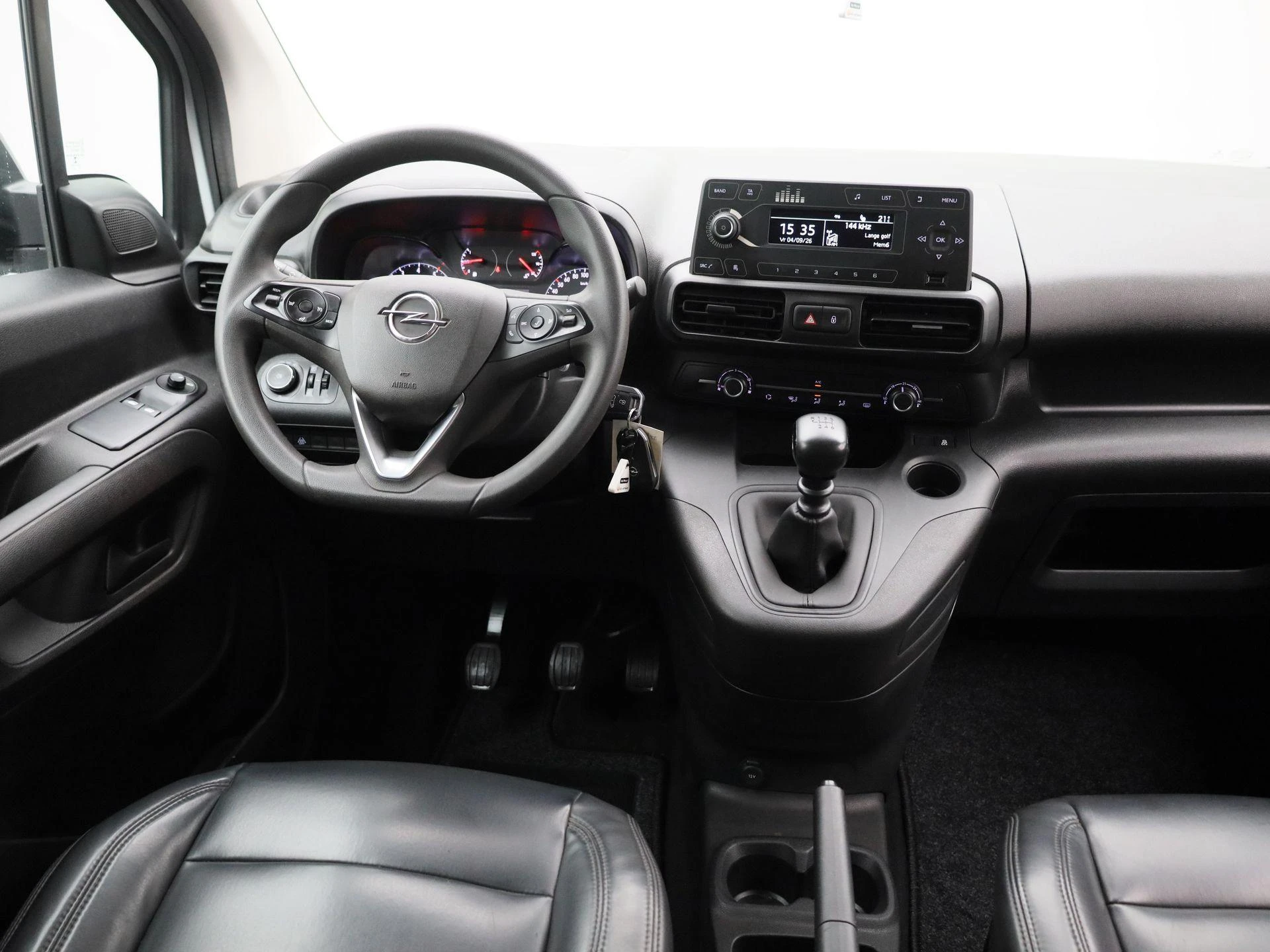 Opel-Combo Life-image-8