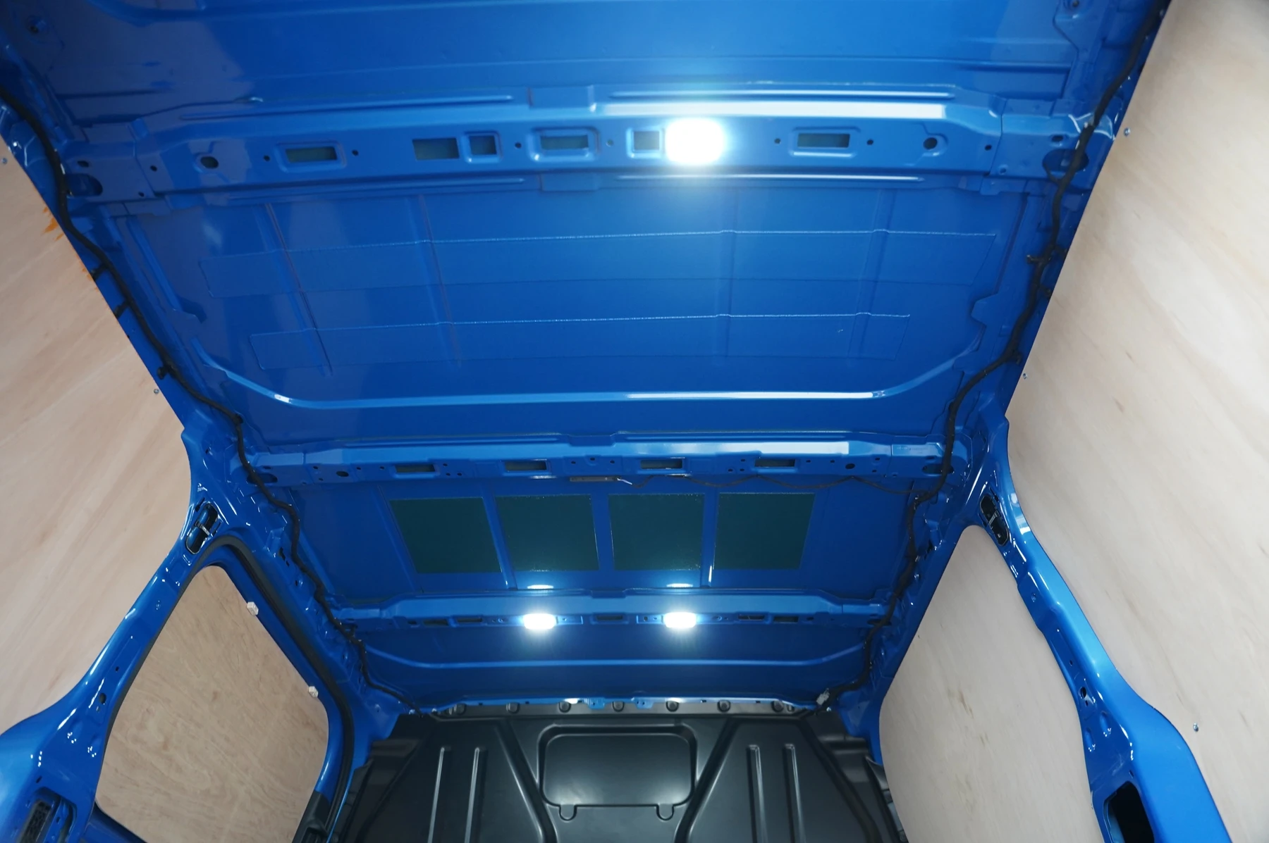 Volkswagen-Transporter-image-32