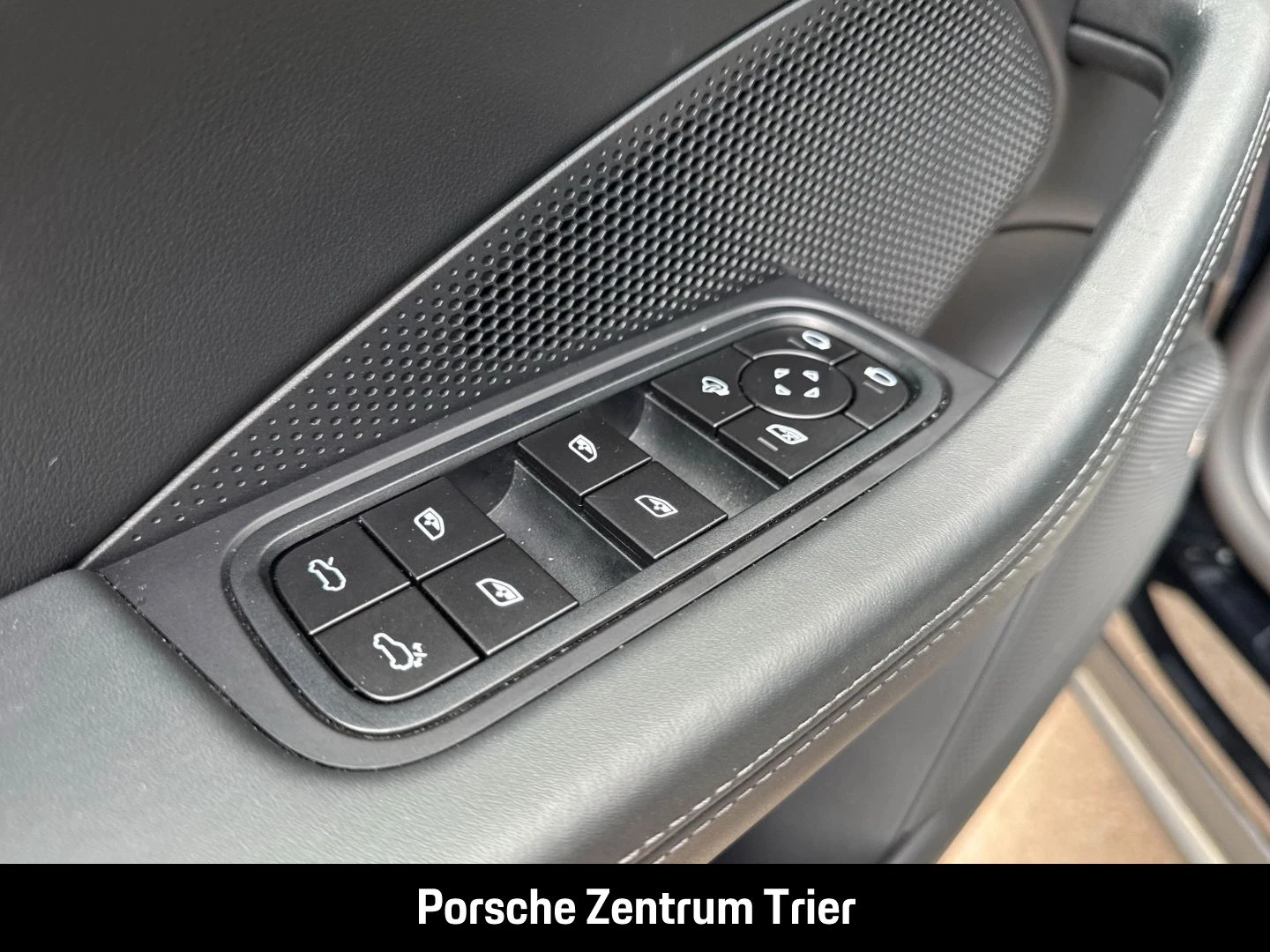 Porsche-Macan-image-23