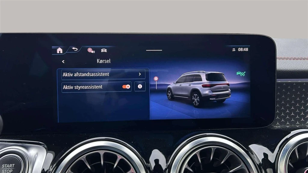 Mercedes-Benz-EQB-image-17