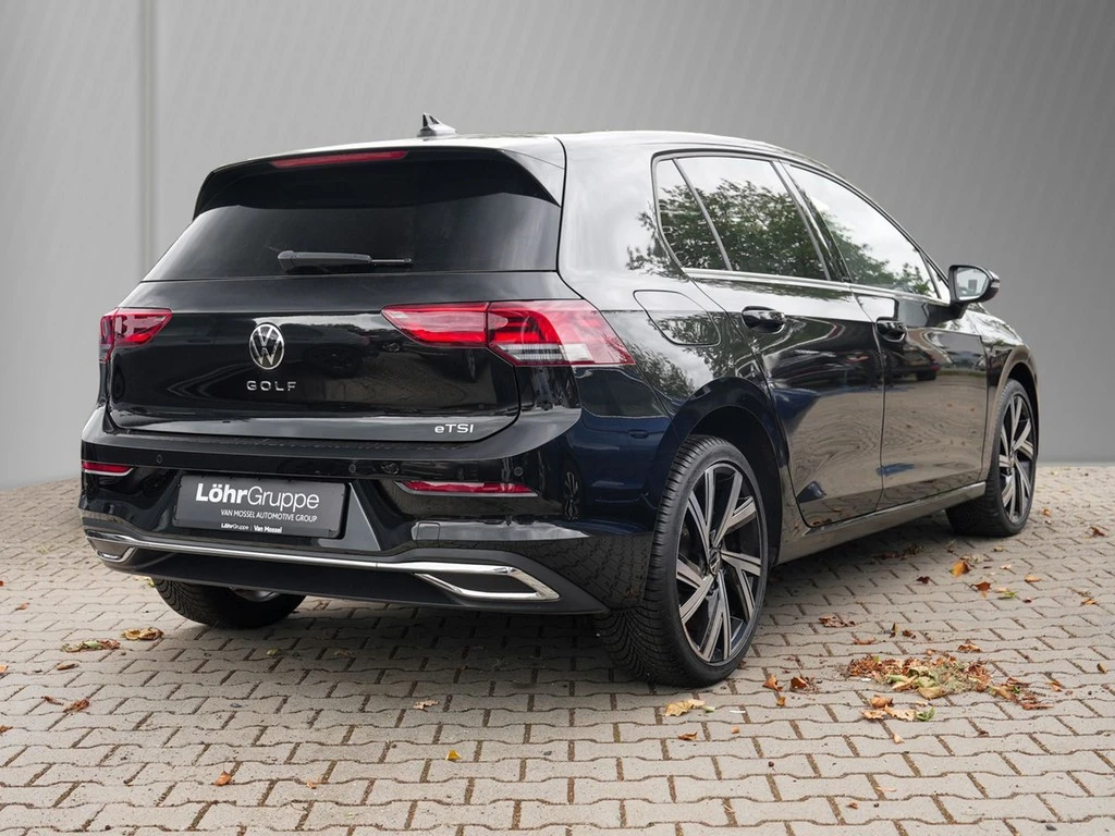 Volkswagen-Golf-image-3
