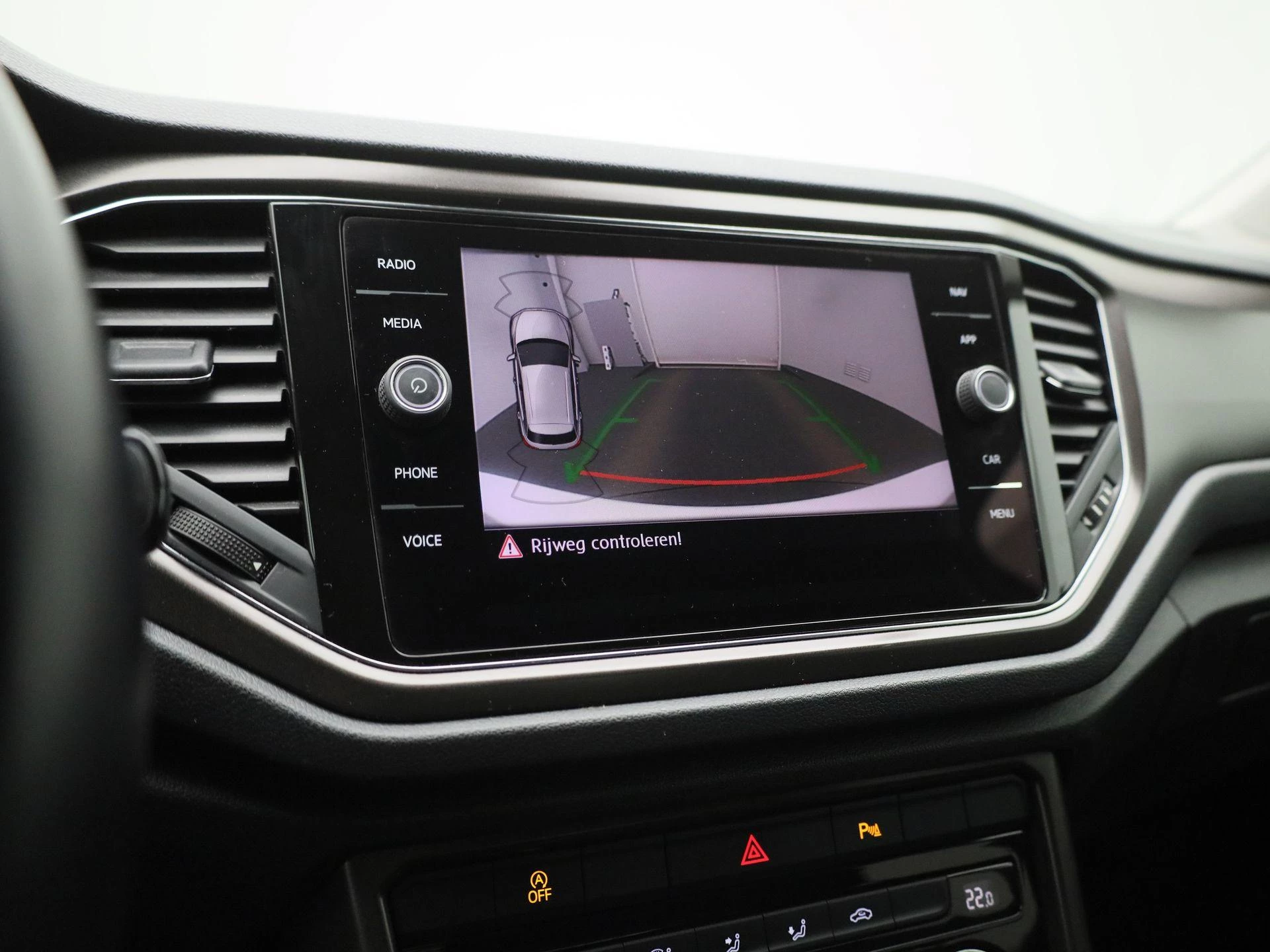 Volkswagen-T-Roc-image-14