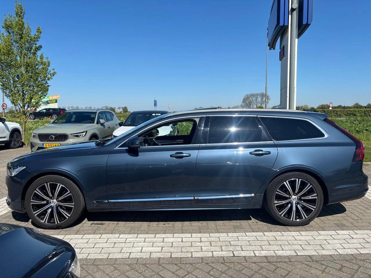 Volvo-V90-image-3
