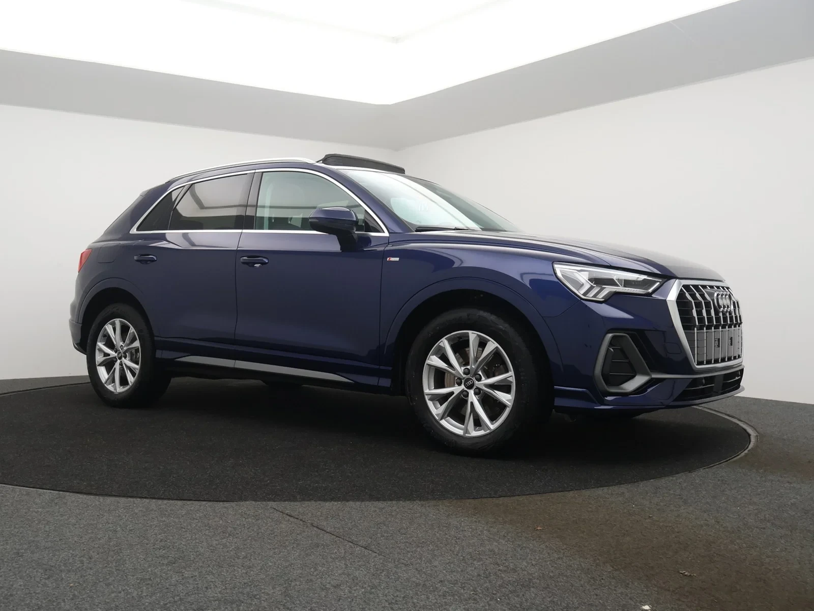 Audi Q3 PHEV Audi Q3 S line 45TFSIe PHEV 245PK *PANO DAK*NAVI*APP CONNECT*ZETELVERWARMING*CRUISE*PDC*DIGITAL DASH