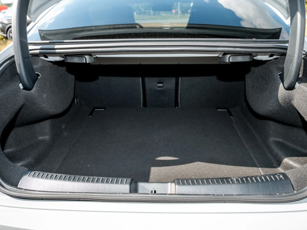 Mercedes-Benz-CLA 200-image-15